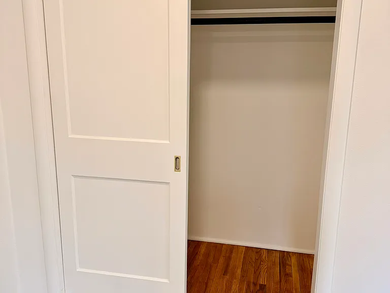1015 W 9th St #3 — Photo 7