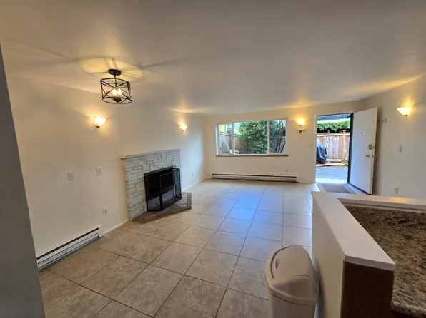 5024 Sand Point Pl NE #5024, Seattle, WA 98105