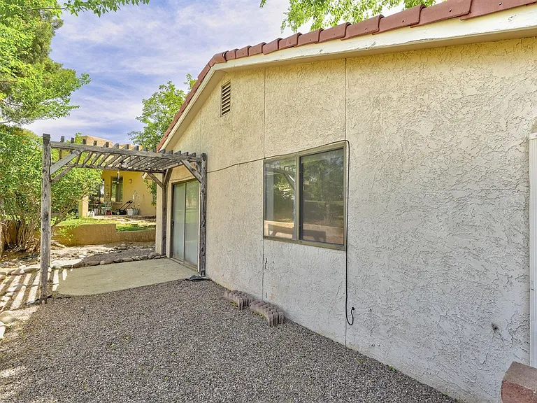 1298 N Tapadero Dr — Photo 19