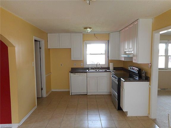 4th image of 1413 Wayside Dr