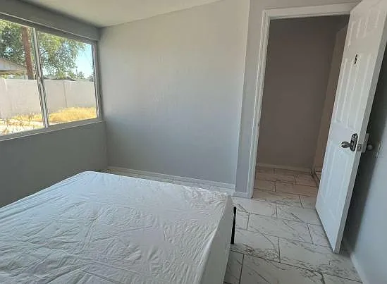 4 bed, 2.0 bath, 5000 sqft, $845 — Photo 4
