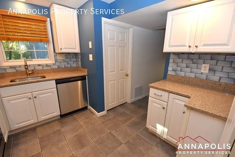 1303 old pine court — Photo 3