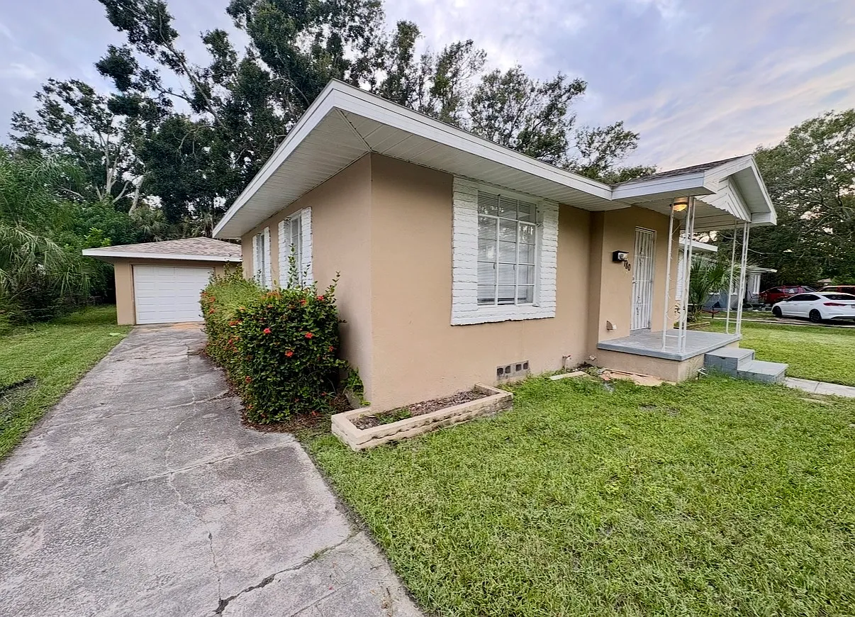 4 bed, 1201 sqft, $2,500 — Photo 3