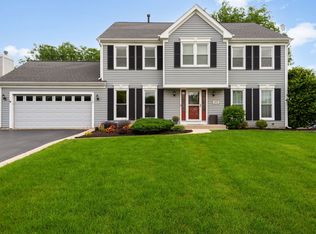 610 Fontana Pl, Mundelein, IL 60060