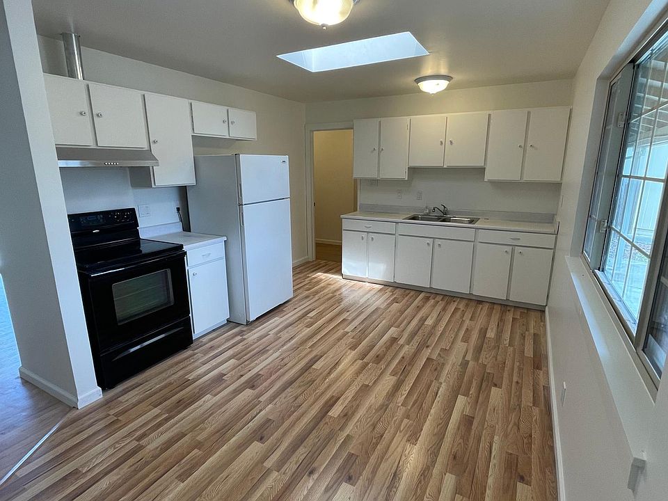1st image of 701 Regina Ct