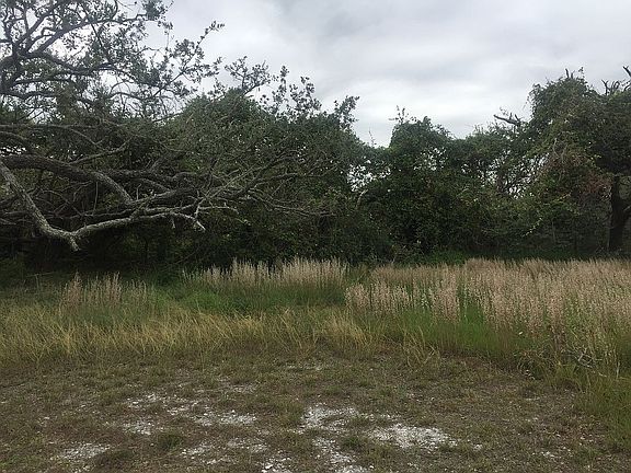 4th image of 1823 Highway 35 S