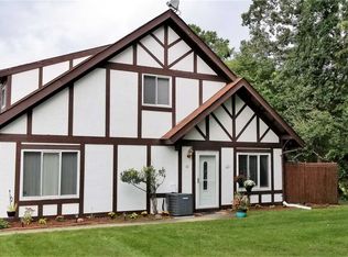 42 Briar Hill Ct, Middle Island, NY 11953