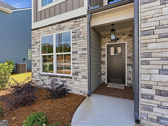 3rd image of 274 Lakeside Pl