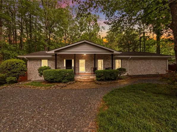 3961 Cloudland Dr SE, Smyrna, GA 30082