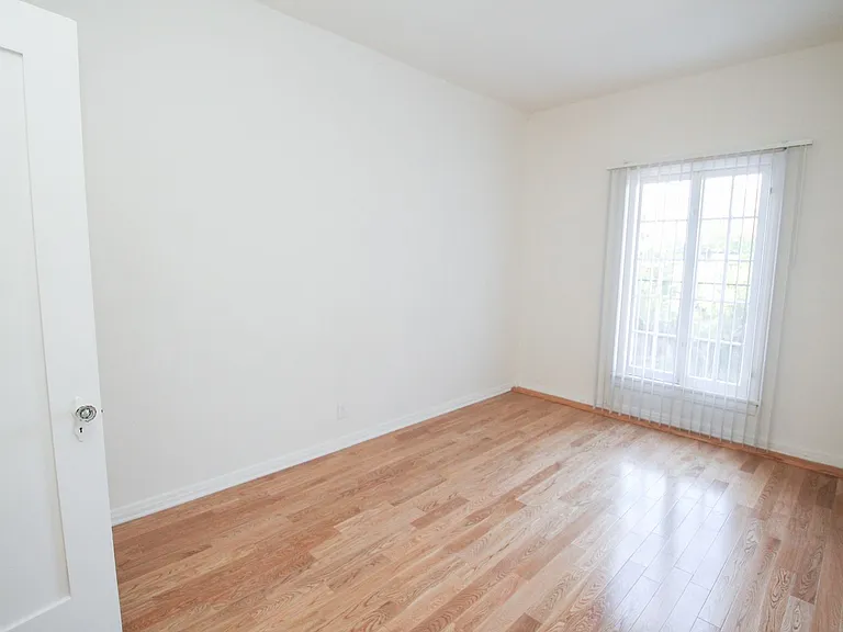 367 N Orange Grove Ave — Photo 9