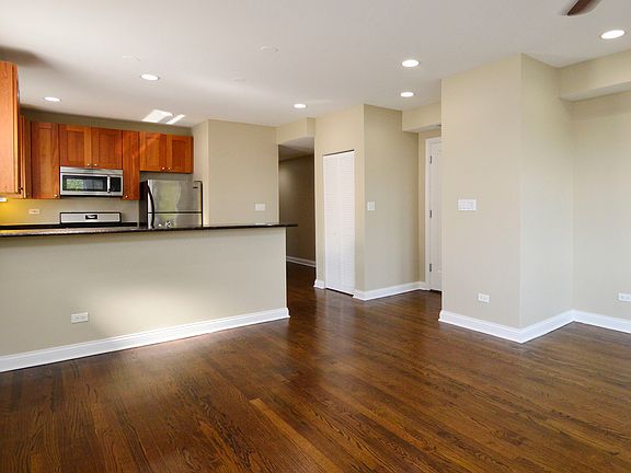 5th image of 2342 W Rosemont Ave APT 3