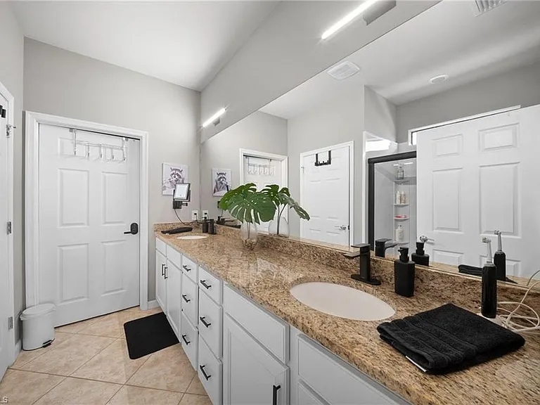 7052 Live Oak Dr — Photo 24