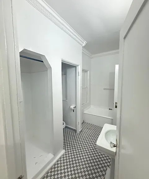 6626 Franklin Ave #303 — Photo 22