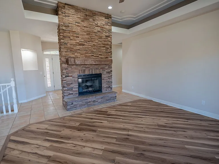 2541 W Spilsbury Ct — Photo 17