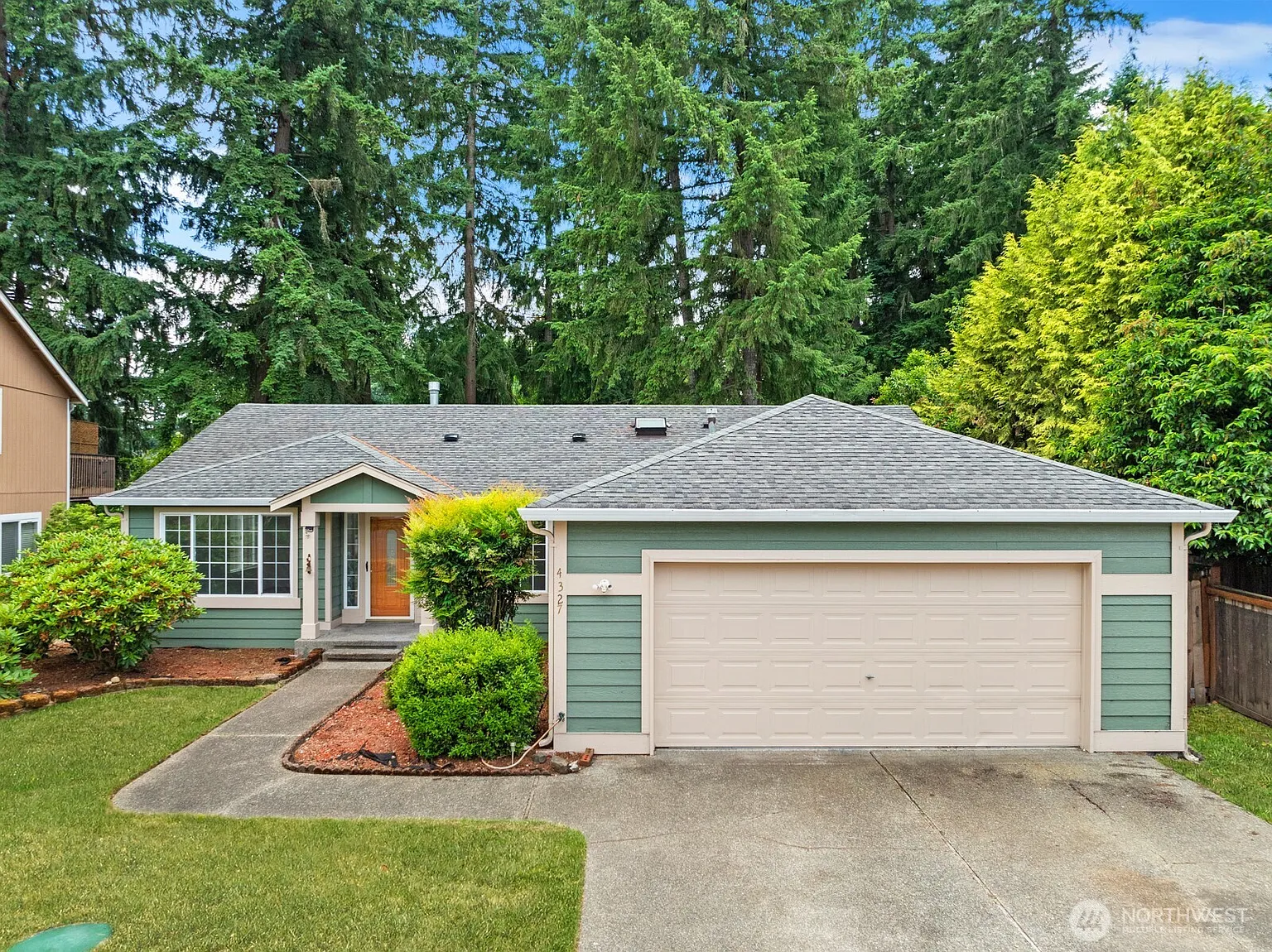 4327 Cedar Court SE photo 1
