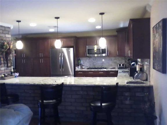 2nd image of 8404 Fairfax Dr