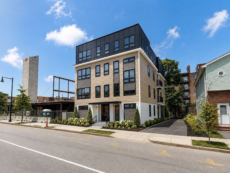 2nd image of 820 Hyde Park Ave #101