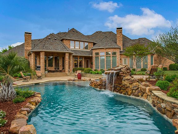 2nd image of 5473 Burkett Dr