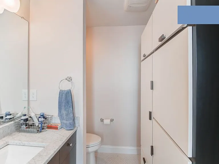 2025 E Lombard St — Photo 8