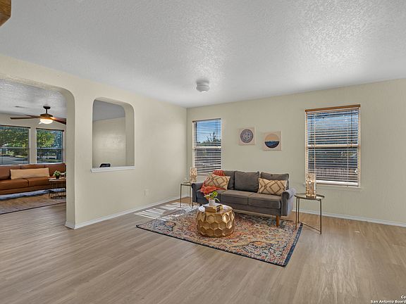 5th image of 11500 Forest Br