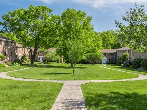 55A Troy Dr, Springfield Twp., NJ 07081