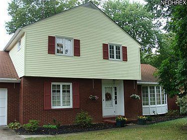 2nd image of 1425 Shady Ln