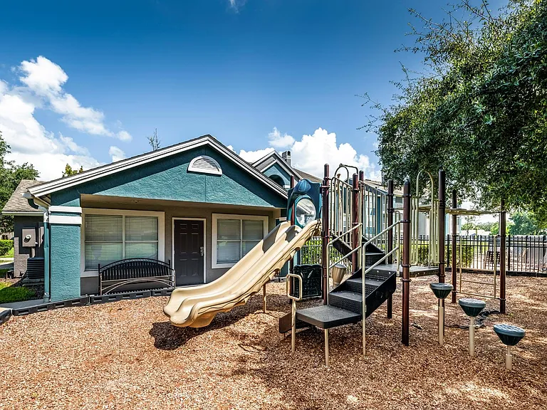 Los Altos at Altamonte Springs — Photo 27