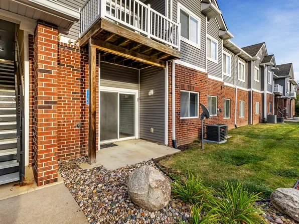 907 7th Ave SE Unit 2, Altoona, IA 50009