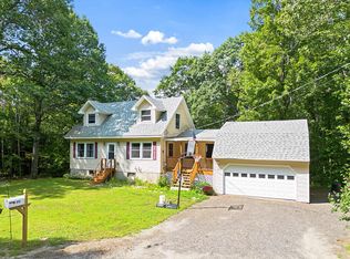 372 Wings Mills Rd, Mount Vernon, ME 04352