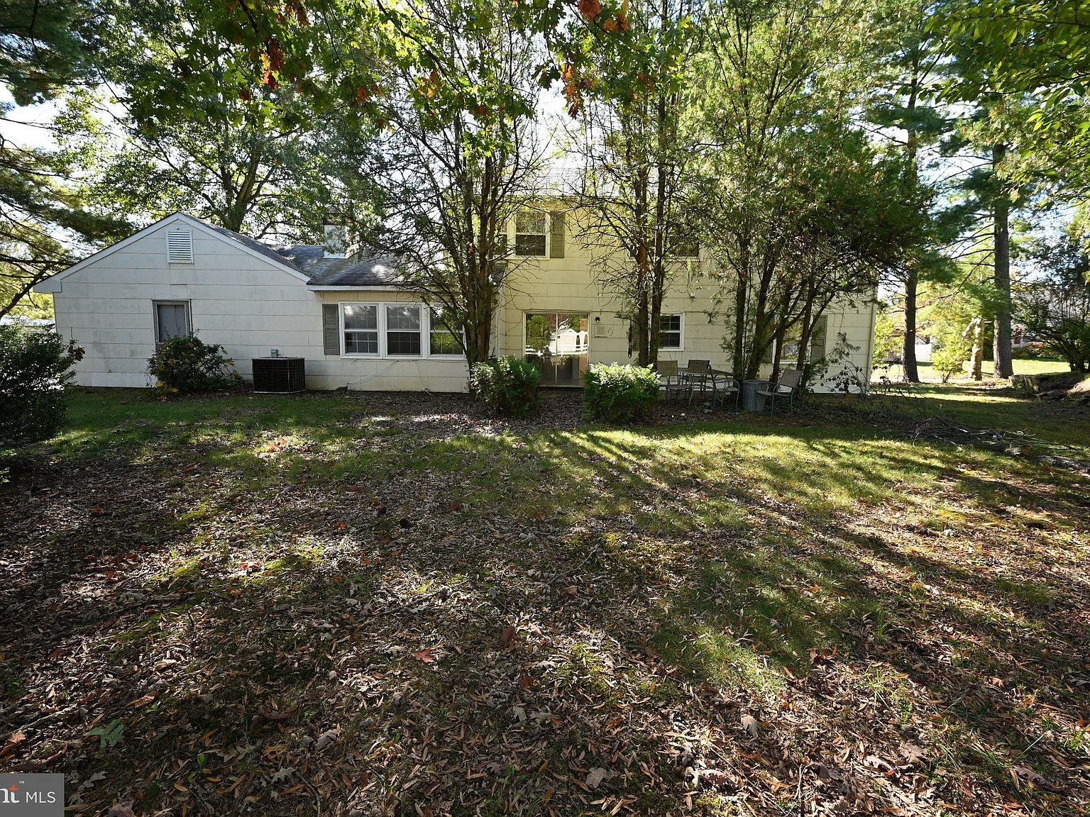 4 bed, 2.5 bath, 2213 sqft, $4,500 — Photo 3