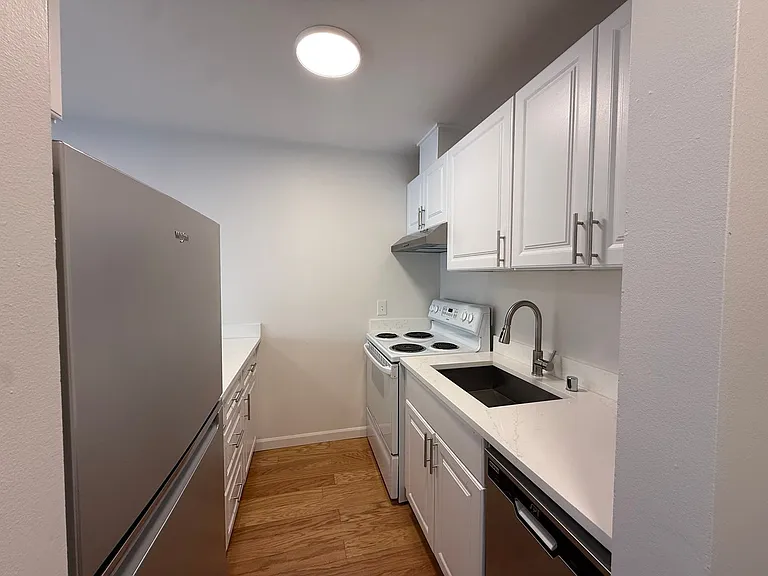 Century Terrace — Photo 32