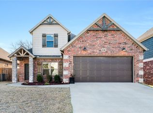 2158 N Woodlark Ln, Fayetteville, AR 72704