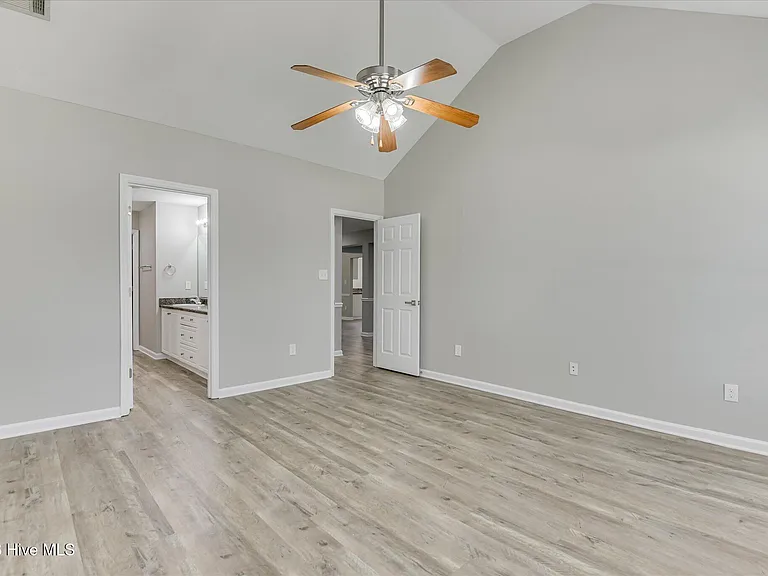 7604 Pleasantville Way — Photo 37