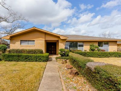 215 Delmas Dr, Wharton, TX, 77488