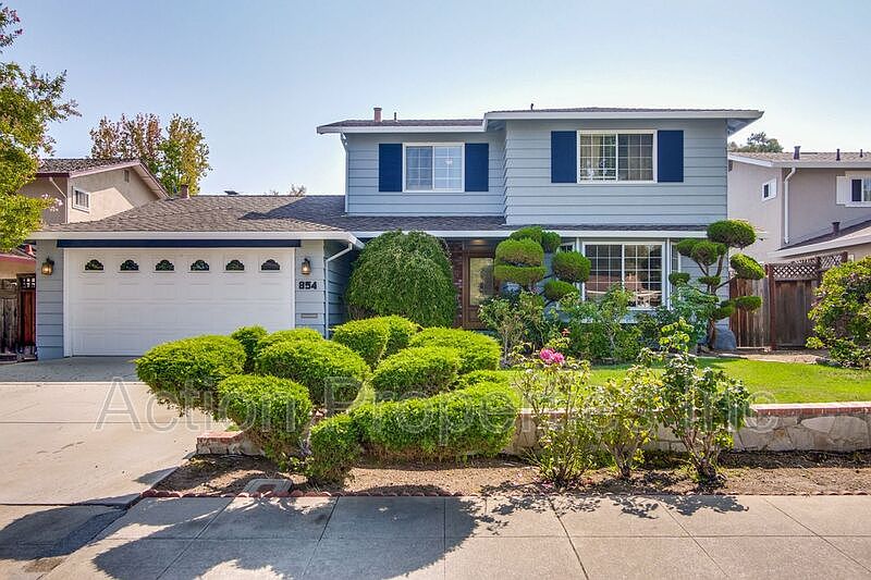 1st image of 854 Laburnum Dr