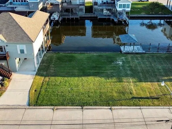 Fran Ln, Barataria, LA 70036