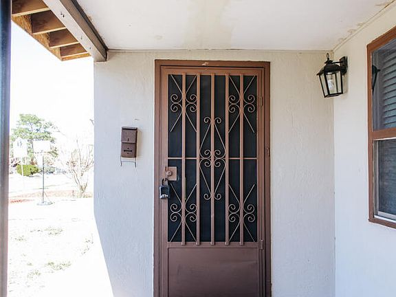 5th image of 408 Barcelona Dr