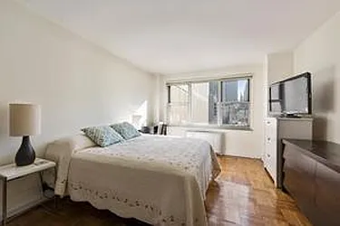 77 West 55th Street, #9J