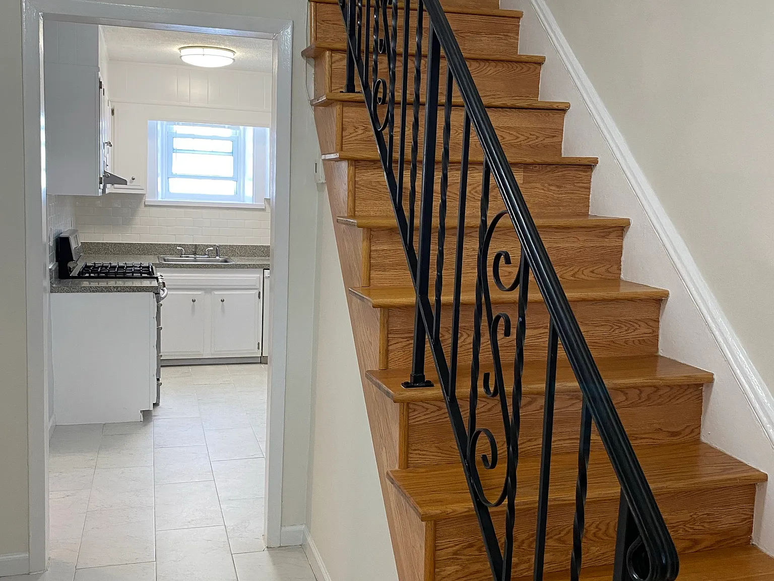 3 bed, 1.5 bath, 1500 sqft, $4,500 — Photo 3
