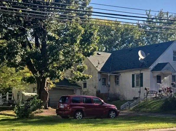 405 Diamond St, Sellersville, PA 18960