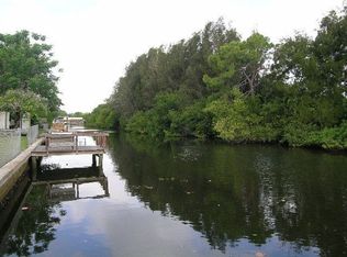 285 79th Ave NE, Saint Petersburg, FL 33702