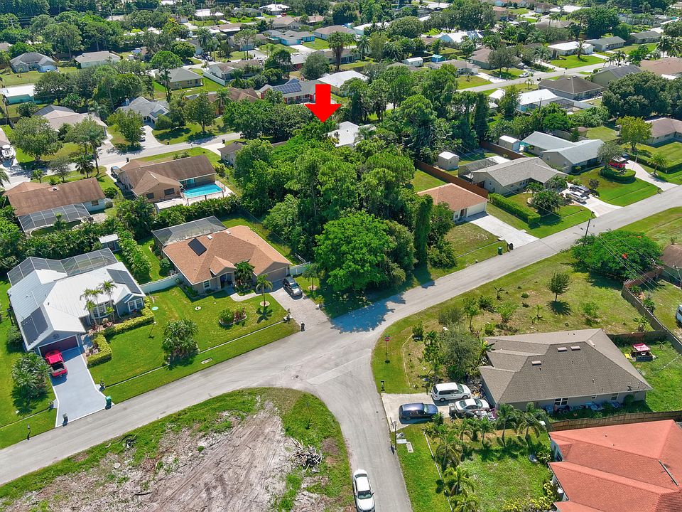 1st image of 290 SE Walsh Terrace