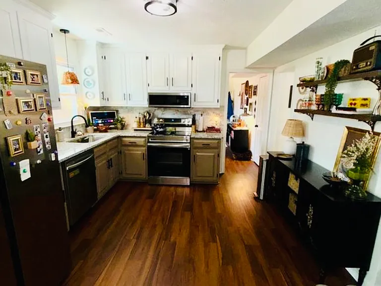 14305 Penrith Ln — Photo 15