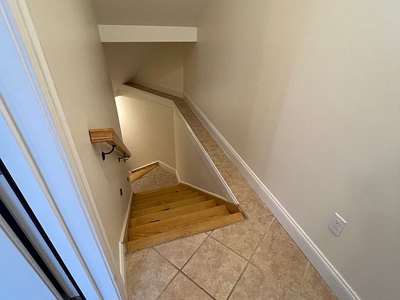 5th image of 132-132B One West Falls St #132B1