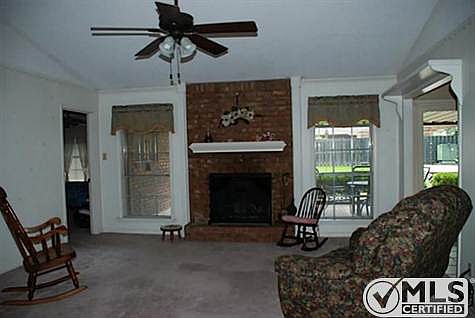 2nd image of 821 Ambassador Ln