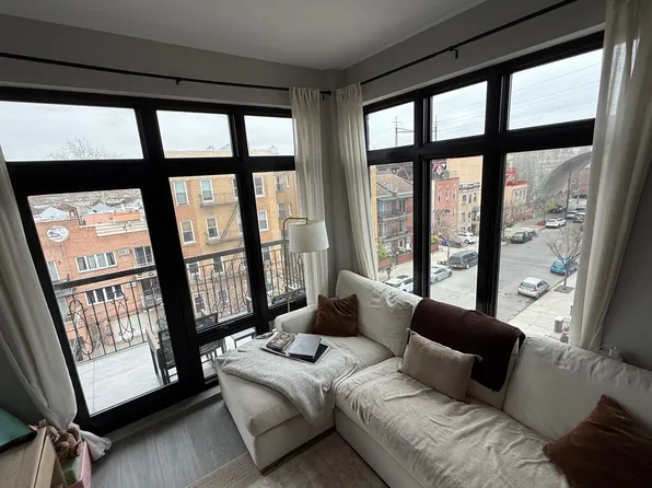 22-50 33rd St #3B, Astoria, NY 11105
