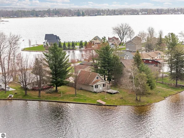 7049 W White Birch Ave, Lake City, MI 49651