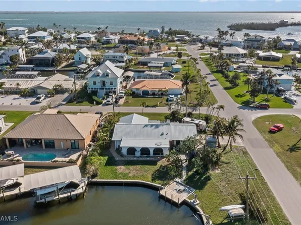 3668 Emerald Ave, Saint James City, FL 33956