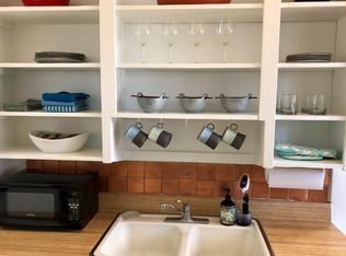 315 10th St NW APT 2, Albuquerque, NM 87102