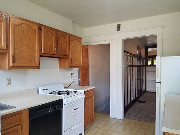 5th image of 1640-1644-1646 Jancey St #339